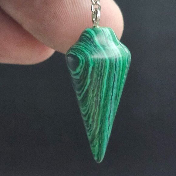 Green Malachite Pendulum Pendant With Chain Metaphysical Scrying Pagan Wiccan - Picture 3 of 5
